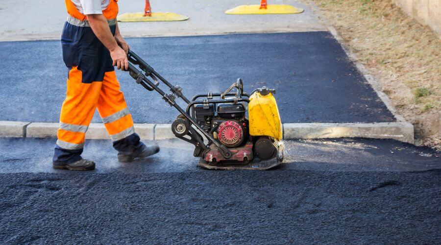 Professional gutter cleaning in Weeping Water, NE